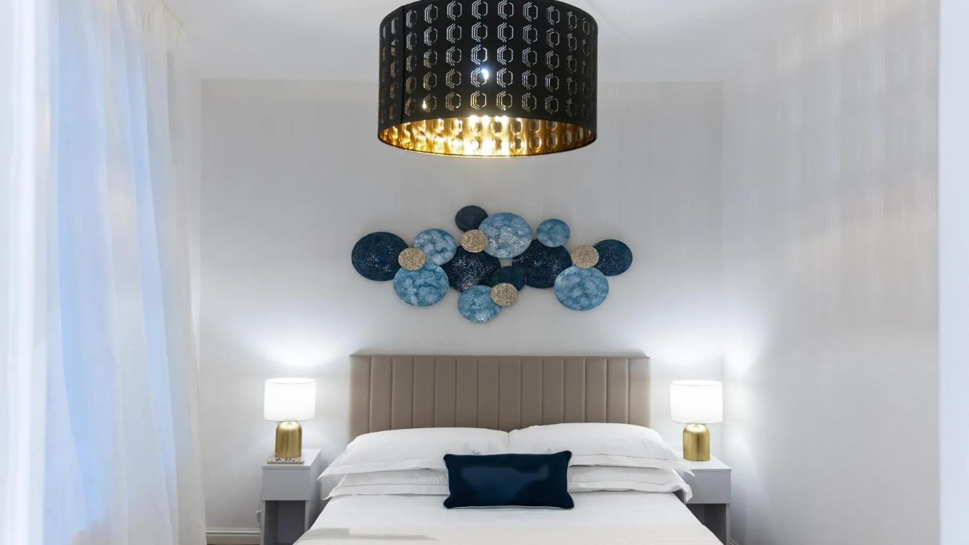 Apartments Florence - Golden Grove Apartment 3Bd Italy