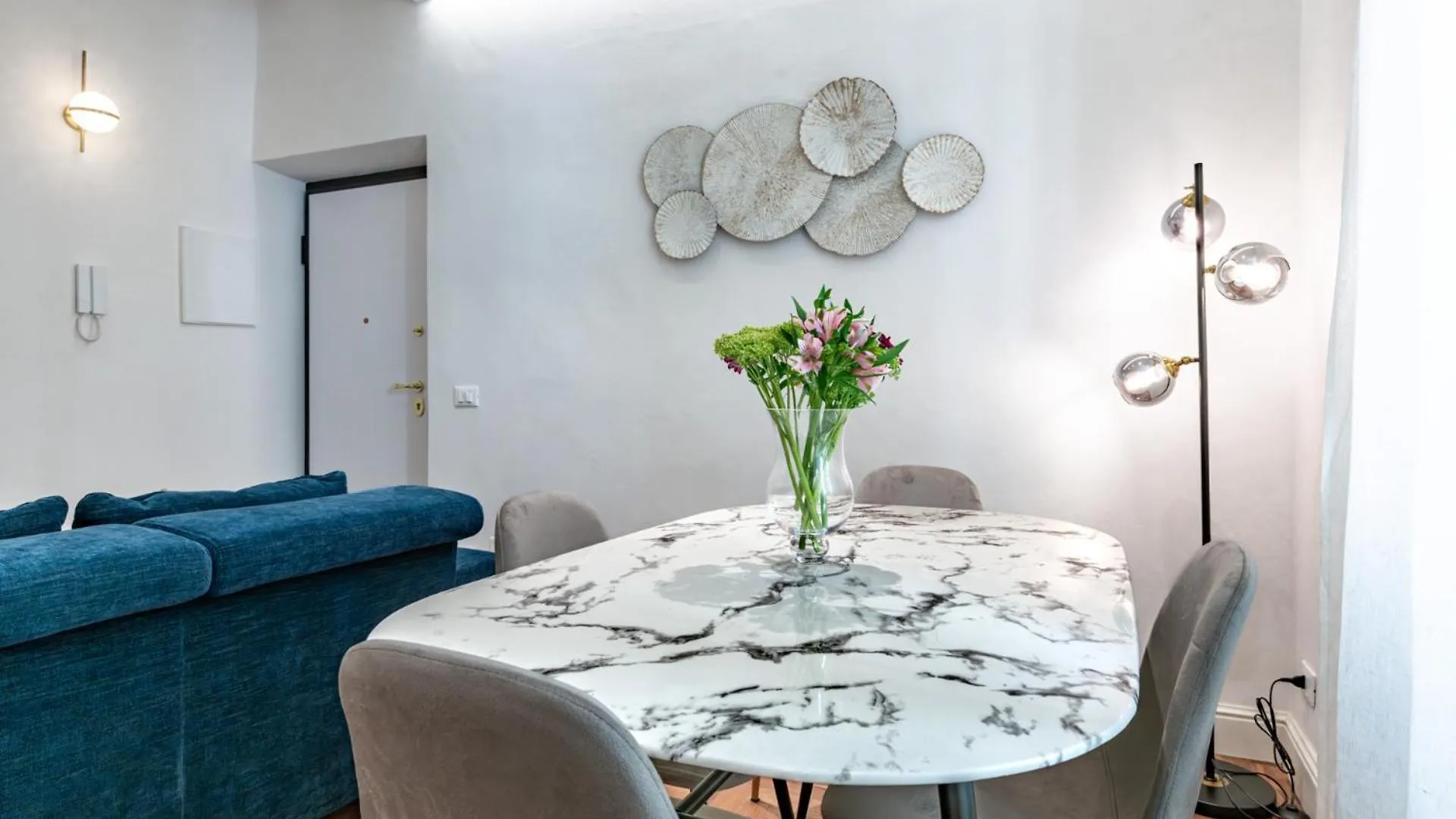 Apartments Florence - Golden Grove Apartment 3Bd Italy
